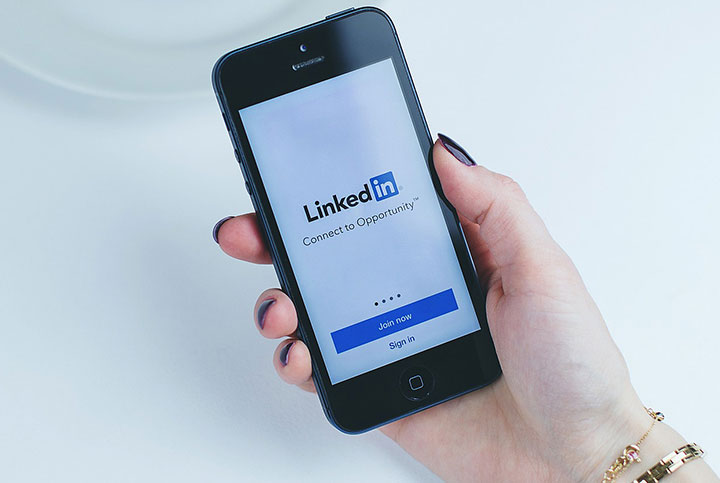 Make your LinkedIn posts more professional
